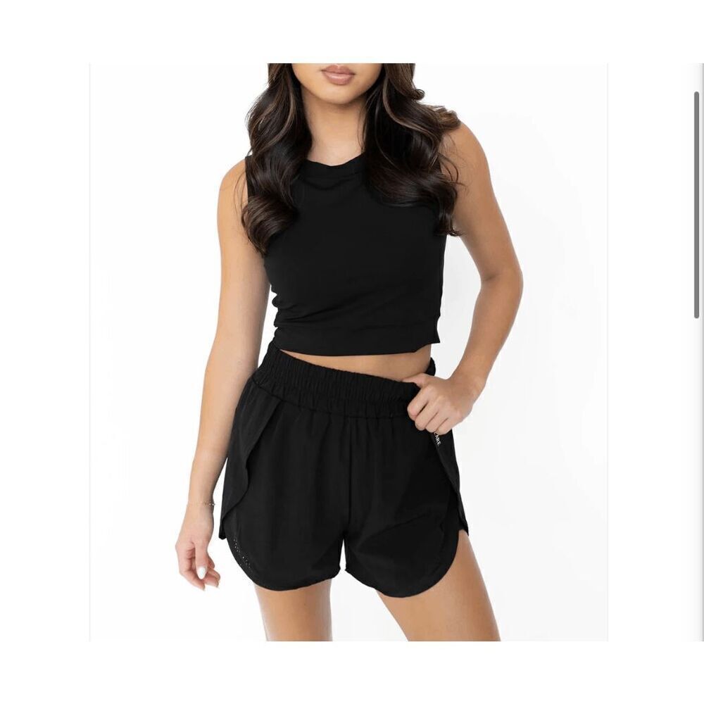 Volare Fitness Limited Edition Mesh To Be collection Black Skirt & Tank Set